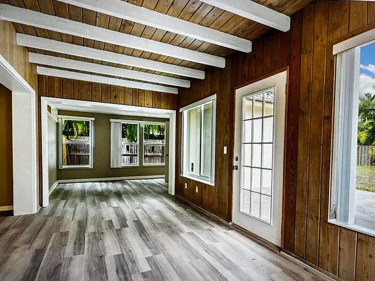 515 Cypress Rd — Photo 10
