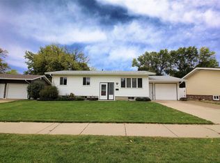 2128 1st Ave SW, Minot, ND 58701