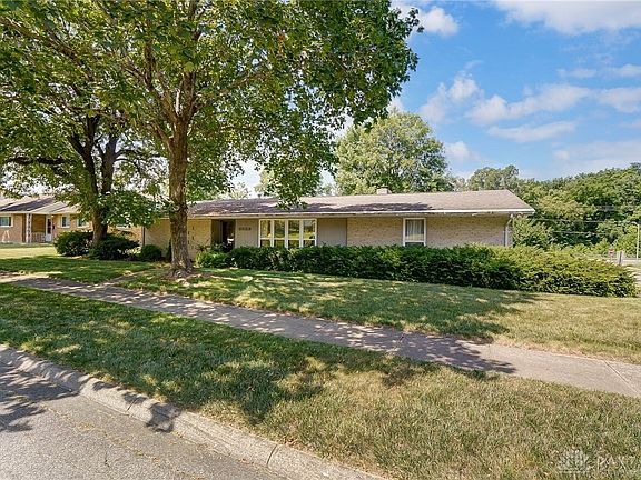 2nd image of 3883 Castano Dr