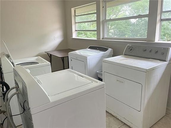 3rd image of 213 Rosebud St APT J