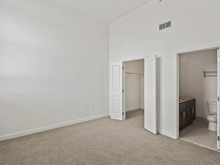 101 S Ellwood Ave — Photo 70
