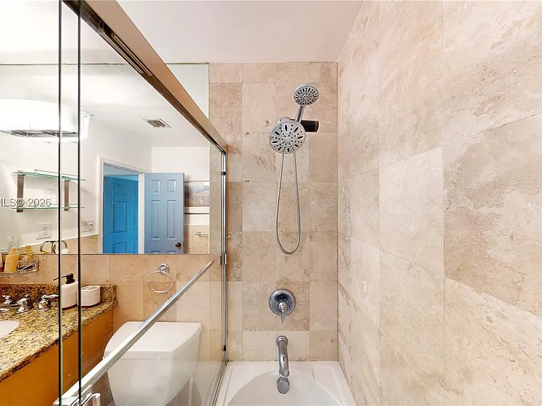 530 NE 15th Ct #7 — Photo 45