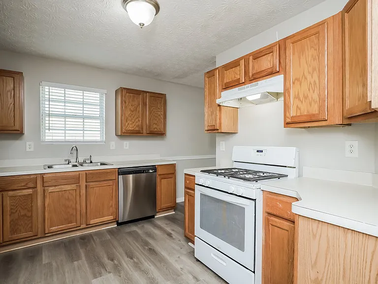 6050 Flagstaf Walk — Photo 7