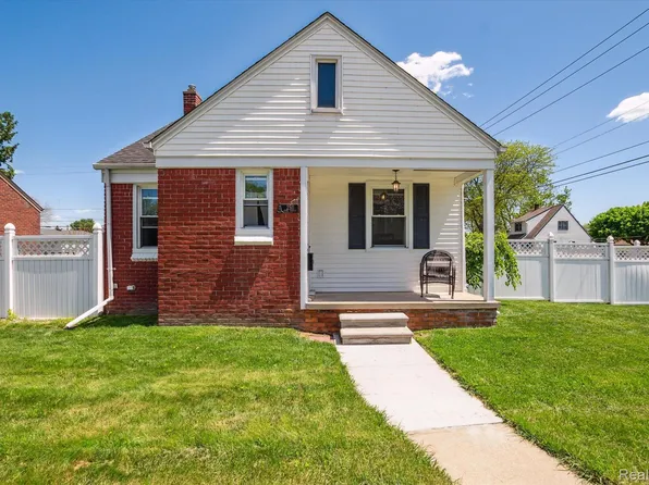 2511 17th St, Wyandotte, MI 48192