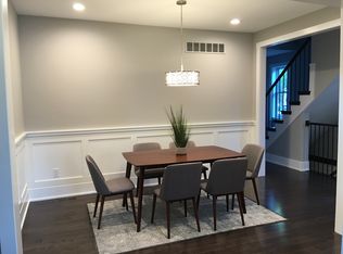 410 Bennaville Ave, Birmingham, MI 48009