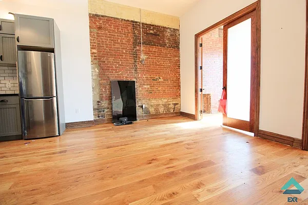 Rented by EXR | media 5