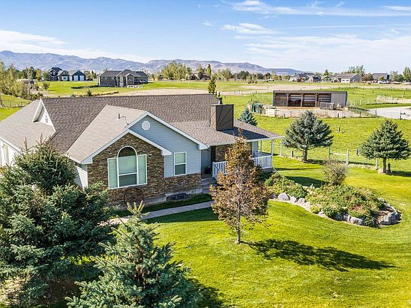 2nd image of 10895 Deerridge Dr