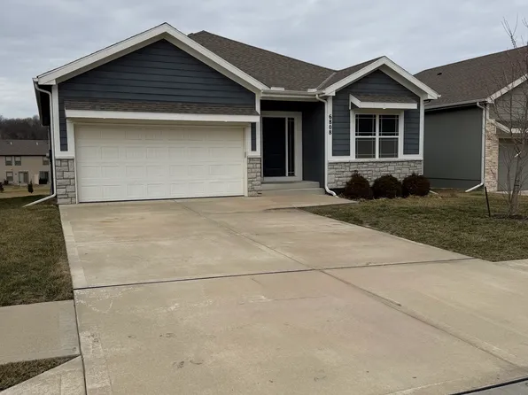 6808 Prairie Ln, Parkville, MO