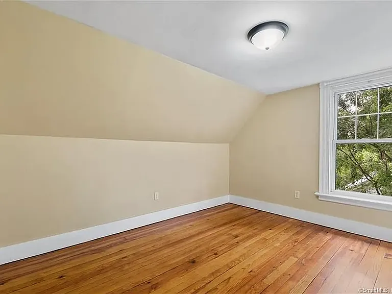 40 Wintergreen Ave — Photo 33