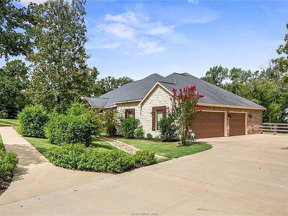 3rd image of 10844 Commonwealth Dr