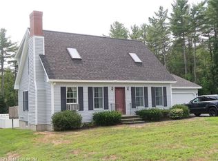 24 Cross St, Manchester, ME 04351