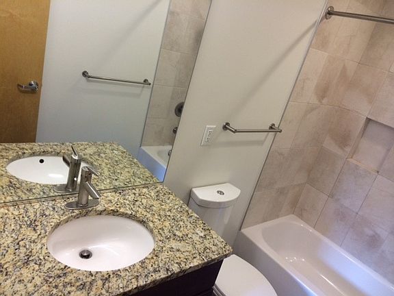 2nd image of 1822 E Franklin St APT 103