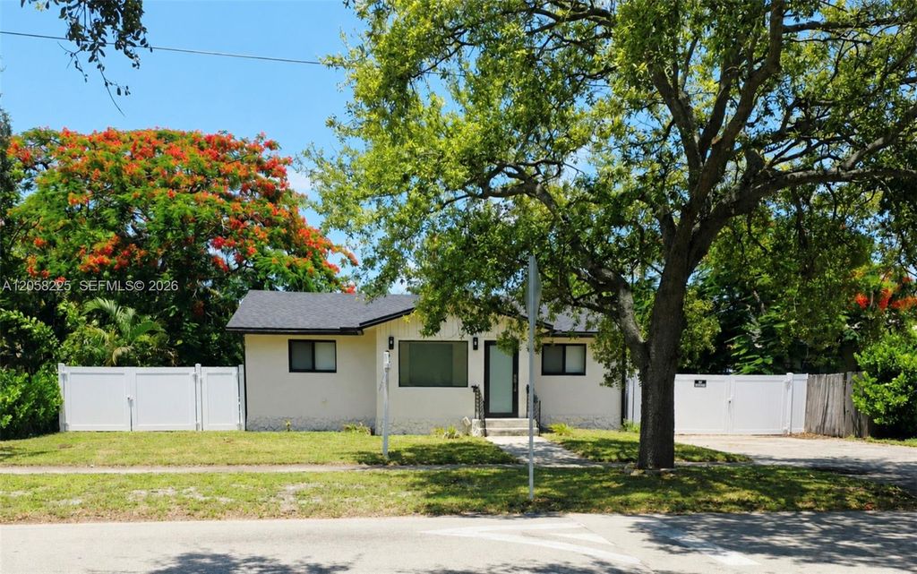 601 NE 1st St, Pompano Beach