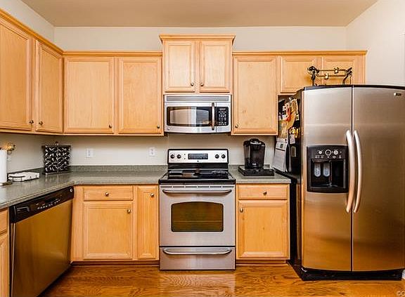 4th image of 8131 Rose Hill Dr