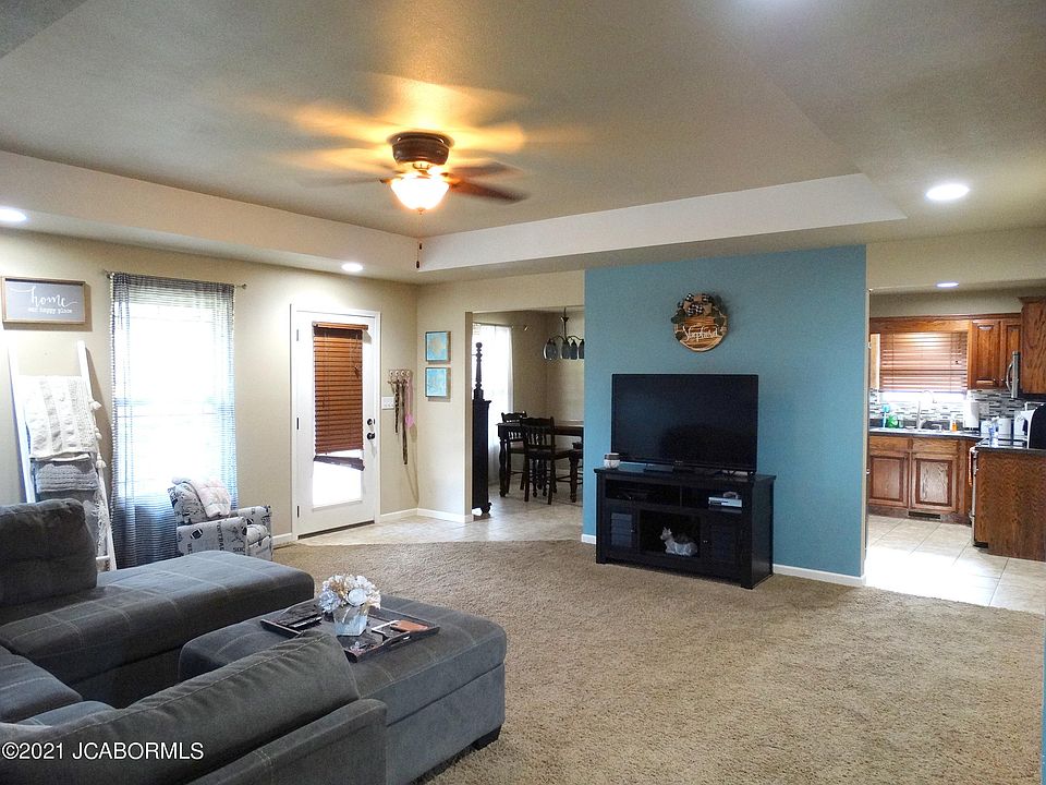 1st image of 4062 Newcastle Ln