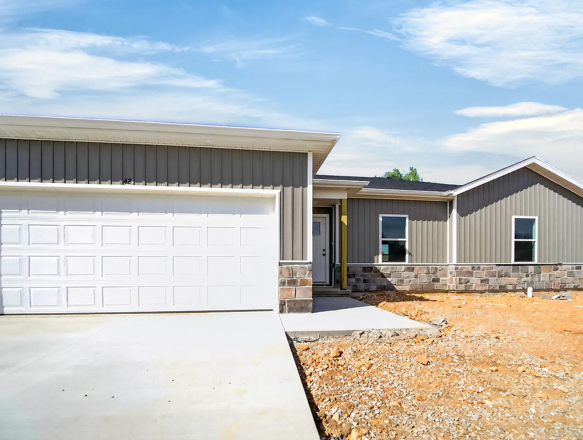 Building Photo - 42 Whitley Ln