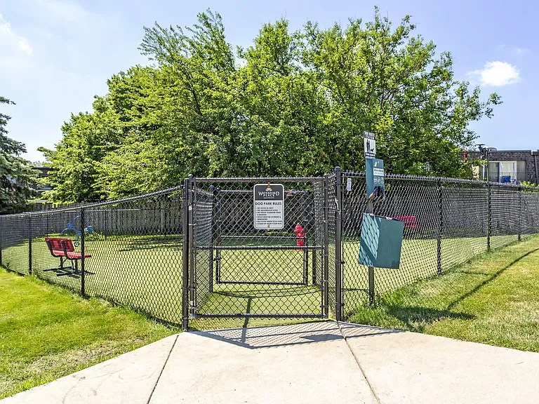 Waterford Place Apartments — Photo 29