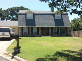 8204 Spruce Ct, North Richland Hills, TX 76182