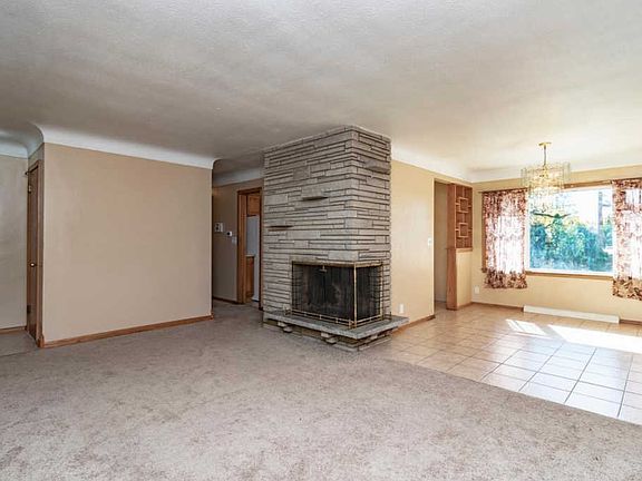 5th image of 1474 Fremont Ave