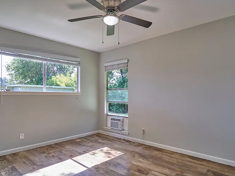 110-122 San Angelo Blvd #118 — Photo 23