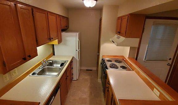 3rd image of 1310 Yellowstone Ave APT 9