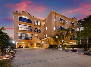 205 Golden Gate Point #402, Sarasota, FL 34236