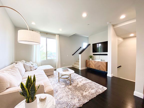 5th image of 13131 Park Pl Unit 104
