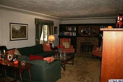 3rd image of 2921 Orange Ave