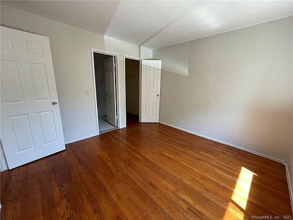 5th image of 17 Ferris Ave #17