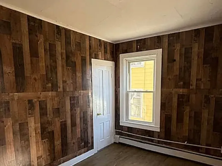 49 Brook St — Photo 4
