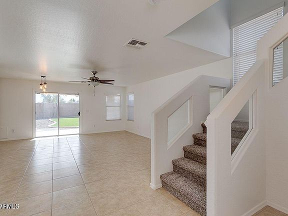 4th image of 1053 E Mayfield Dr