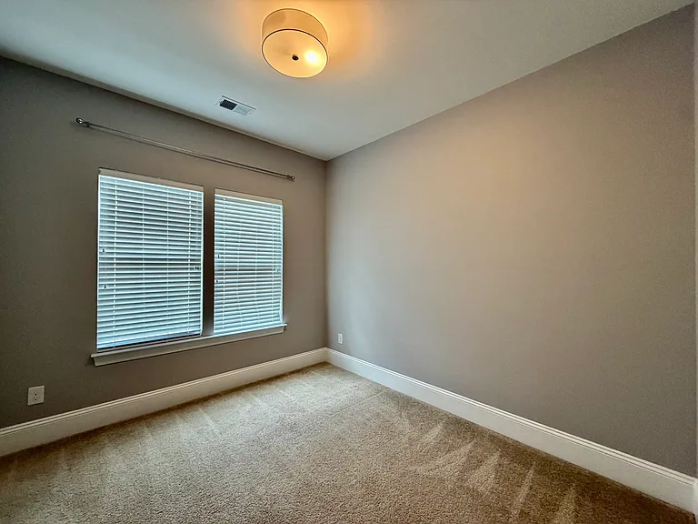 10141 Loch Lomond Dr — Photo 31