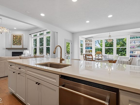 5th image of 2752 Flowing Creek Pl
