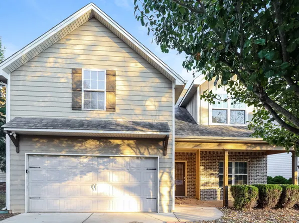267 Village Park Dr, Newnan, GA 30265