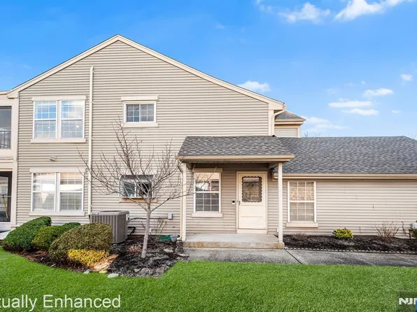 11 Rothwell Dr #11D, Monroe Township, NJ 08831