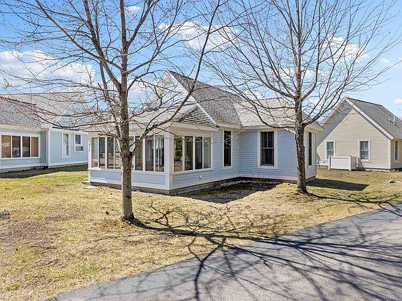 4th image of 454 Post Road #413