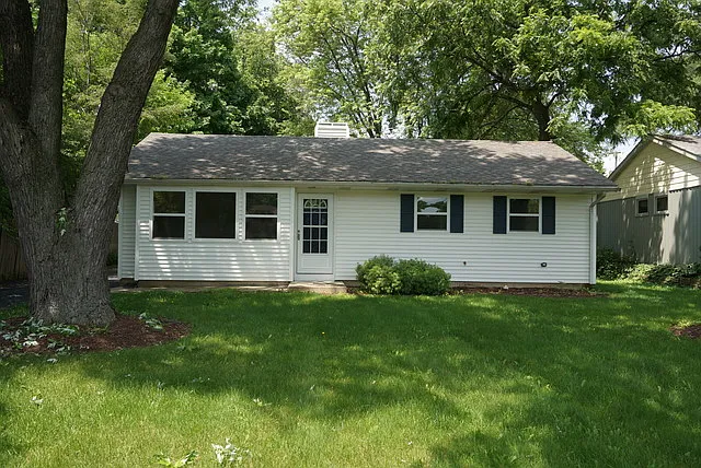 1034 Highland Rd photo 1