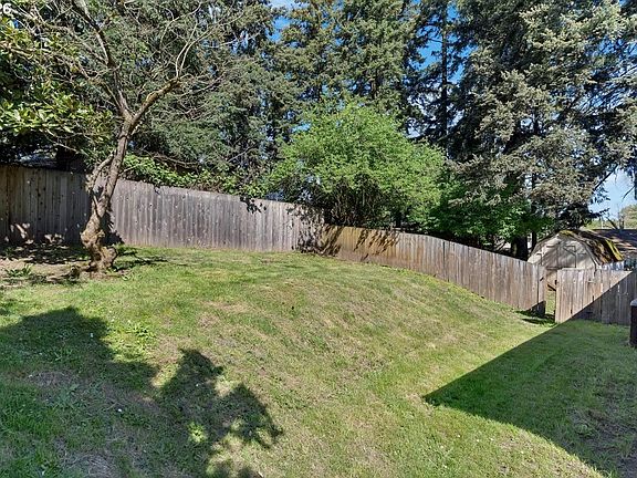 4th image of 8621 SE Strawberry Ln