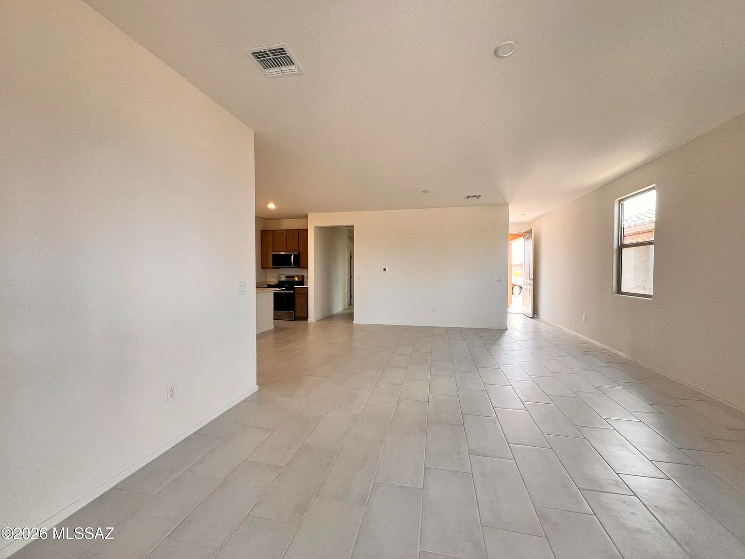 3 bed, 2.0 bath, 1465 sqft, $2,150 — Photo 2