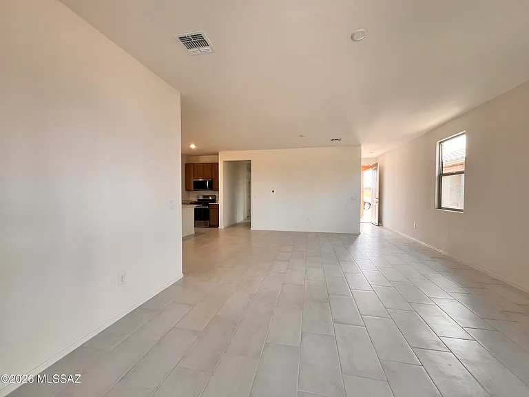 10004 E Lebaron Dr — Photo 2