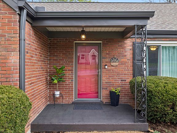 4th image of 1007 Broadmoor Dr