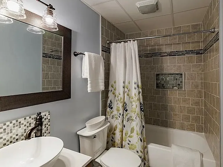 131 E Broad St #110 — Photo 7