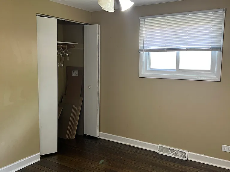 16549 Winchester Ave — Photo 9