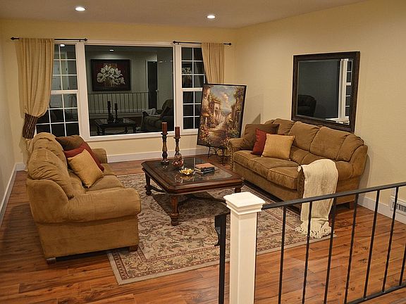 3rd image of 6594 Lake Park Dr