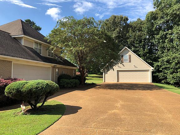 2nd image of 743 Shady Oaks Cir