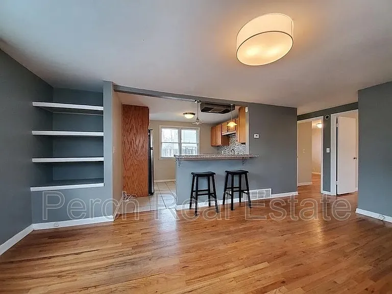 2431 Grove St — Photo 6