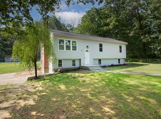 12 Central Tpke, Sutton, MA 01590