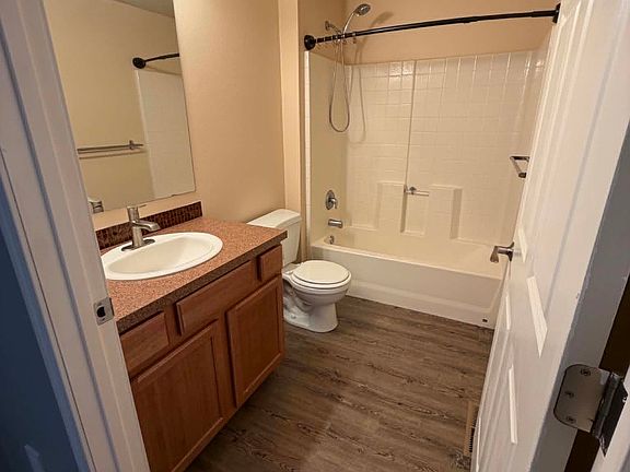 5th image of 16651 Greenleaf Ave SE