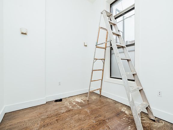 5th image of 72 Maujer St #1F