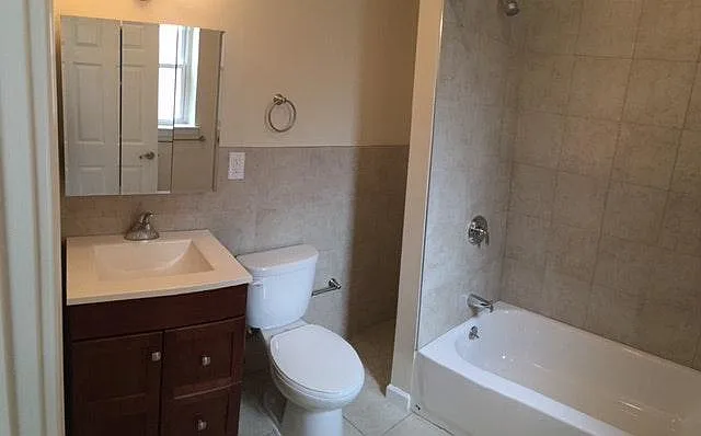 41 Montgomery St #2 — Photo 5